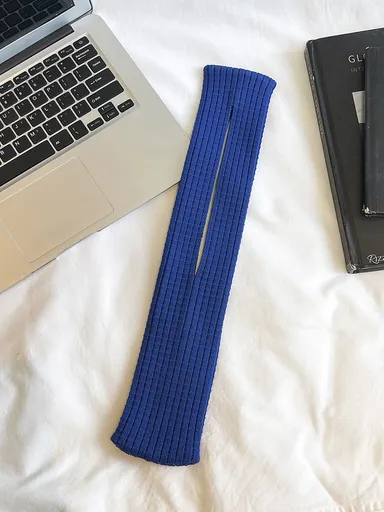 Blue High-Elastic Knit Short Phone Sling Bag – Compact Streetwear Accessory for iPhone, Minimalist Single Shoulder Carry with Stretchy Ribbed Design