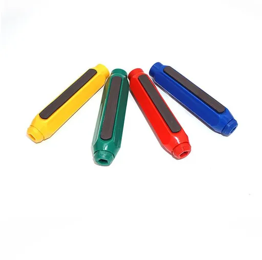 Blackboard Adjustable Chalk Clip Set, Chalk Holder Magnetic Chalk Set Rod Teacher Writing Extender Chalk Set Large 4 Colors