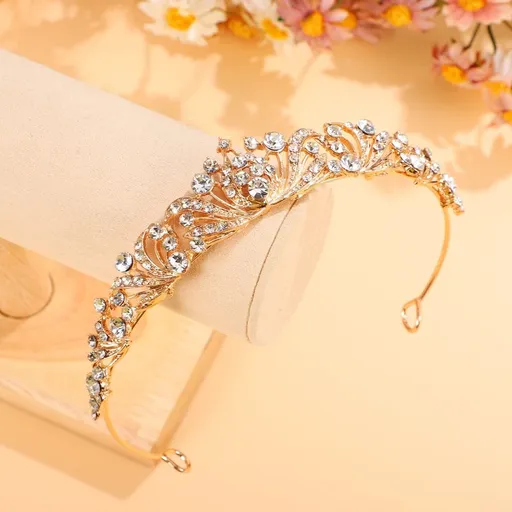 Elegant Golden Alloy Princess Set for Women, Comfortable Bridal Hair Accessory, Wedding Jewelry