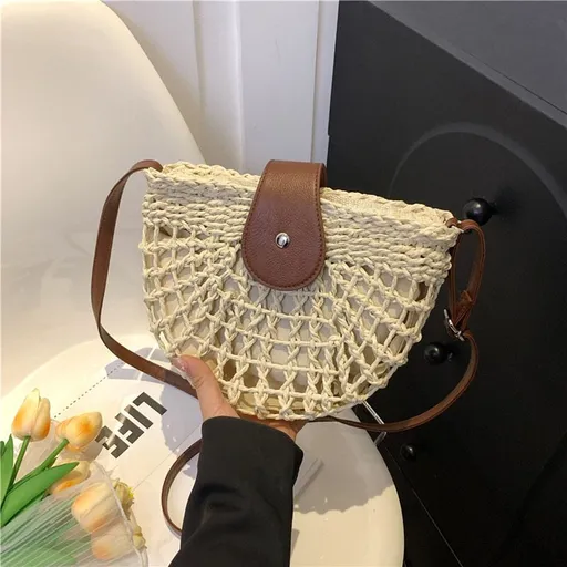 Natural straw woven handbag, leather flap with metal zipper, dual-use as handbag and crossbody bag, lightweight and practical, versatile for summer./beige