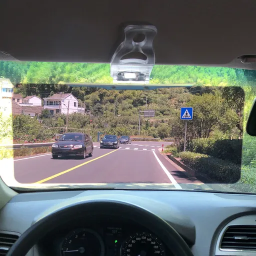 1 Piece Sun Visor Extender for Cars - Universal Car Visor Extension, UV400 Sun Blocker, Anti-Glare Visor Clip, Adjustable, Black, 11.8x13 cm
