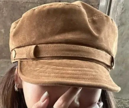 Suede‑Textured Octagonal Hat, Khaki Tone, Adjustable 56‑58cm, Christmas & Halloween Daily Matching Headwear, Soft Retro Cap, Practical Holiday Souvenir