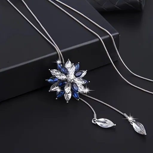 Fashionable and Creative High-End Artificial Crystal Diamond-Inlaid Snowflake New Style Sweater Chain Clothing Pendant（BLUE+WHITE）